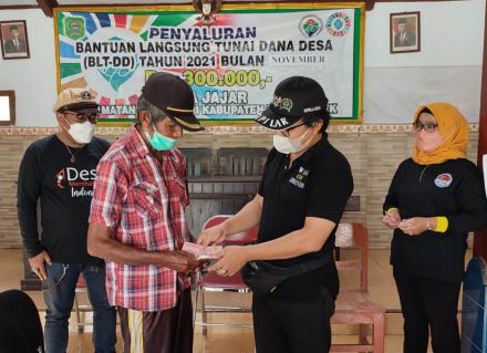 PENYALURAN BLT DANA DESA TAHAP 11 TAHUN 2021 DESA JAJAR